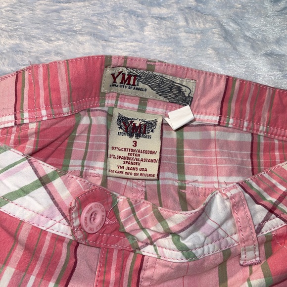 ✨️YMI Khaki shorts - Picture 4 of 5